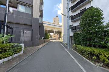 敷地南西側の前面道路