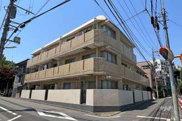 ユニーブル上馬の外観(南東側から)