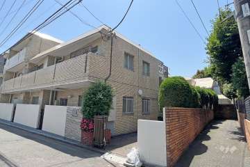 ユニーブル上馬の外観(北東側から)