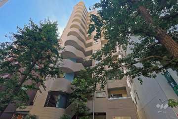 プラネ三軒茶屋の外観（西側から）