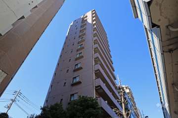 日神パレステージ三軒茶屋第二の外観（南側から）