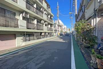 敷地東側の前面道路