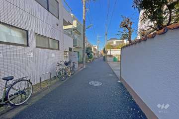 敷地北側前面道路（東側から）