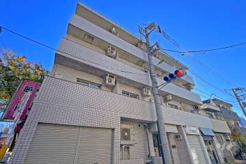 アローハイツ上北沢の外観（北西側から）