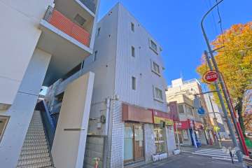 アローハイツ上北沢の外観（北東側から）