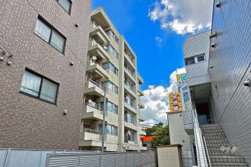 ルピナス上北沢の外観（南西側から）