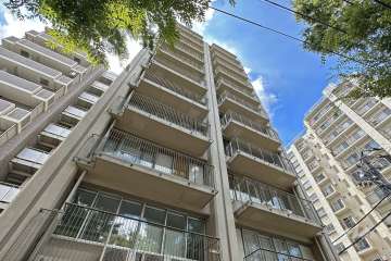 シャンピア北沢の外観（北側から）