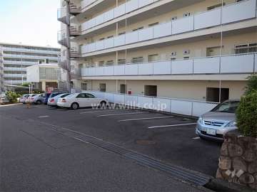 敷地内駐車場（屋外平面式）