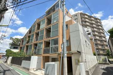 トゥールロワイヤルエルモア上北沢の外観（南西側から）