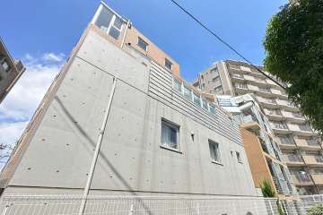 トゥールロワイヤルエルモア上北沢の外観（南側から）