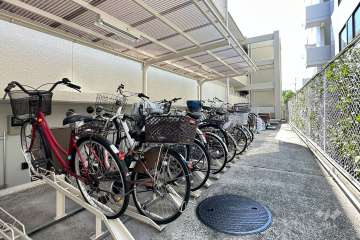 駐輪場（屋根付き）