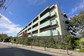 クラッシィハウス上北沢の外観（南東側から）