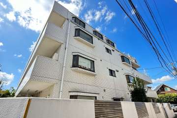 ライオンズマンション上北沢第2の外観（南東側から）