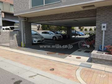 駐車場出入り口