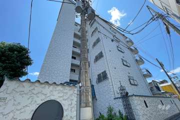 秀和上野毛レジデンスの外観（北東側から）