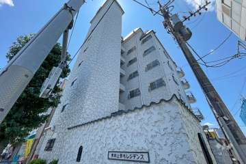 秀和上野毛レジデンスの外観（北東側から）