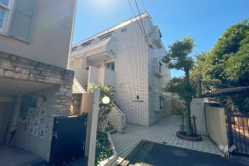 ロイヤル上野毛の外観（北東側から）