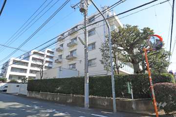 イトーピア上野毛マンションの外観(西側から)