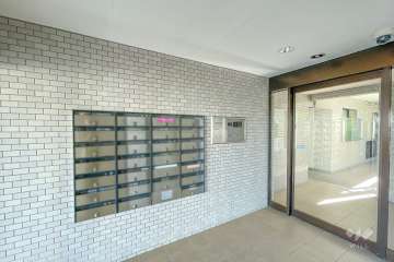 エントランスはオートロック付きです。