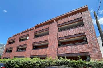 クレール上野毛の外観（南西側から）　