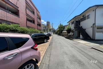 敷地西側の前面道路　