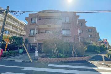 クレッセント上野毛の外観（北側から）