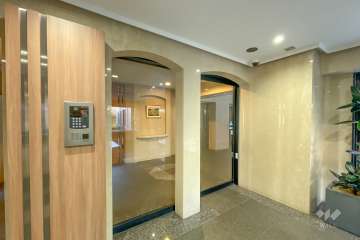 エントランスはオートロック付きです。