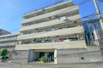 ライオンズマンション上用賀の外観（南東側から）