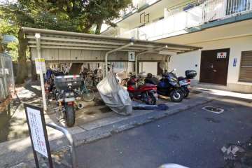 バイク置き場（屋根付き）