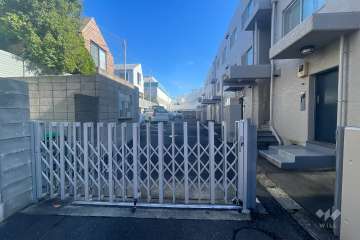 敷地の入り口