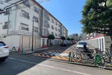 駐車場の出入り口　