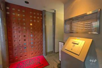 エントランスはオートロック付きです。　