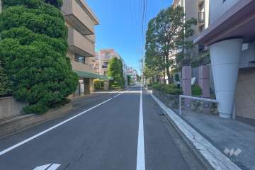 敷地西側の前面道路　
