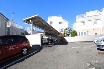 敷地内駐車場（屋外平面式）・駐輪場・バイク置場