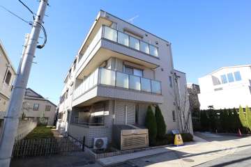 アルム深沢の外観（南東側から）