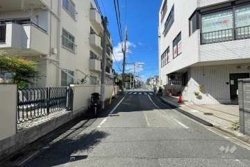 敷地東側の前面道路　
