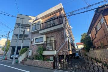 シャンブル駒沢の外観（西側から）