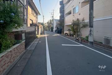敷地北西側の前面道路