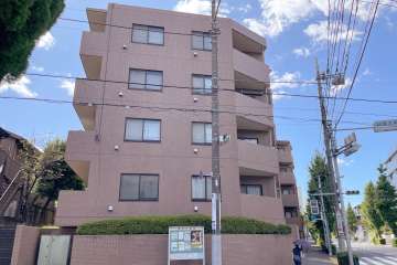 グランパーク深沢の外観（北東側から）