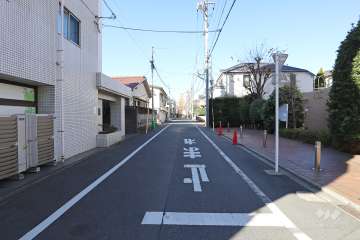 敷地南西側の前面道路　