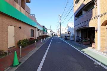 敷地北東側の前面道路　