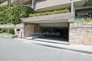 駐車場出入り口