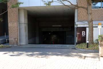 駐車場の出入り口