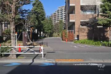 南側駐車場の出入り口