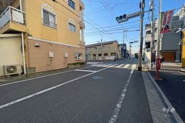 敷地南西側の前面道路（南東側から）