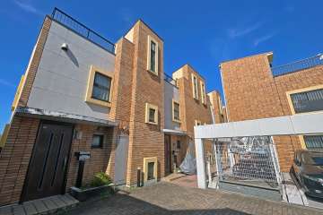 セボン深沢の外観（南東側から）