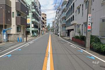 敷地西側前面道路（南側から）
