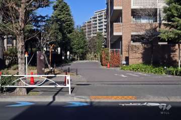 駐車場の出入り口1