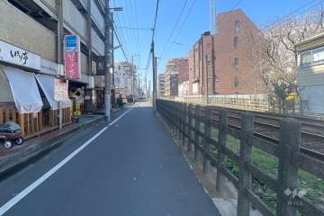 敷地北側の前面道路