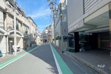 敷地北側の前面道路
